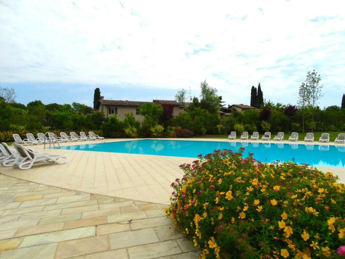 Phoenix Garda Hills Сирмионе Экстерьер фото